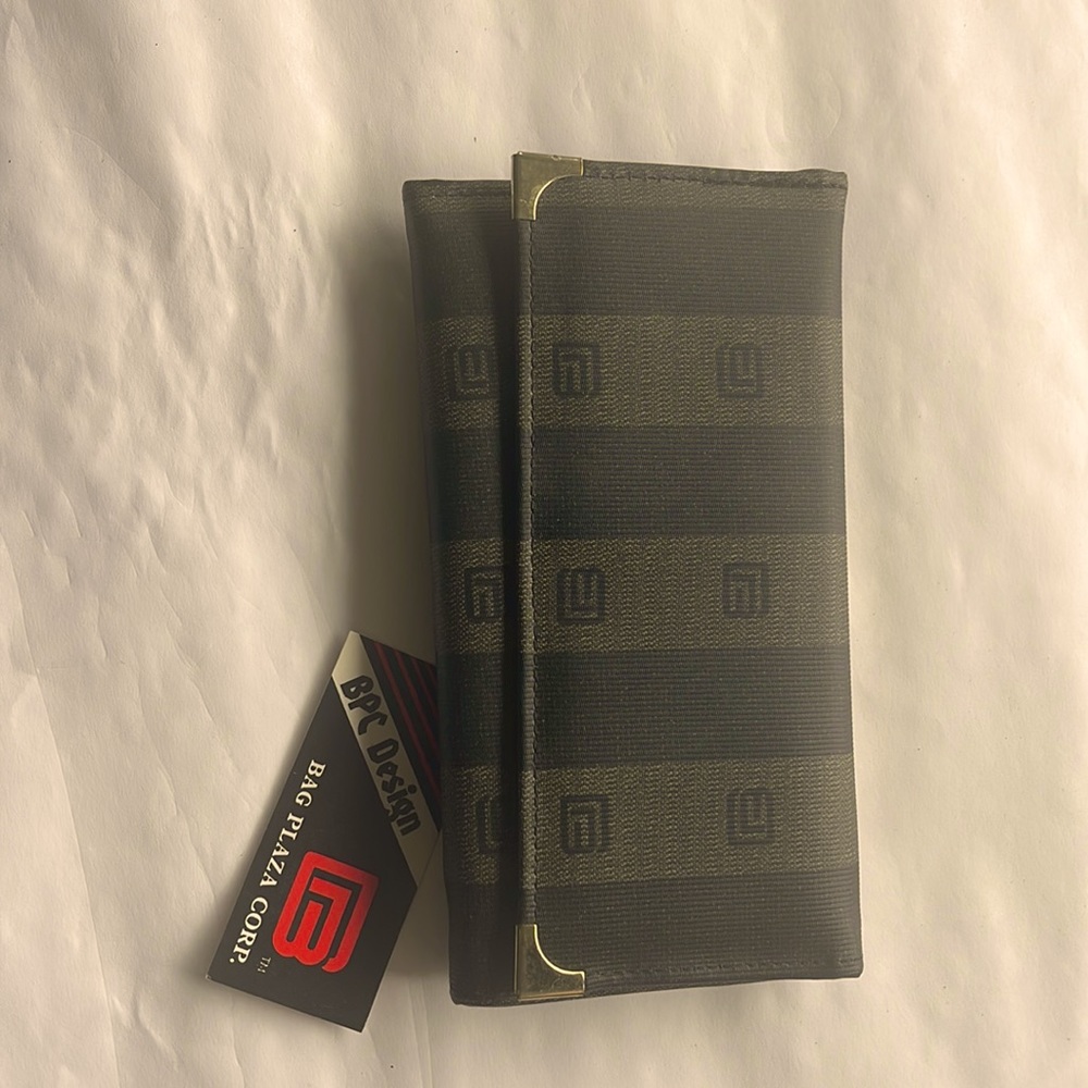 Brand New Ladies Wallet with tags . Everything must go..